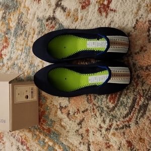 EUC Rothys navy square toe flat womens size 9